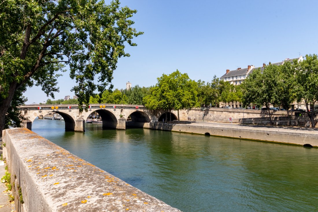 Apartment in Île Saint Louis, Paris 4e Arrondissement, Paris 2 - 18547029