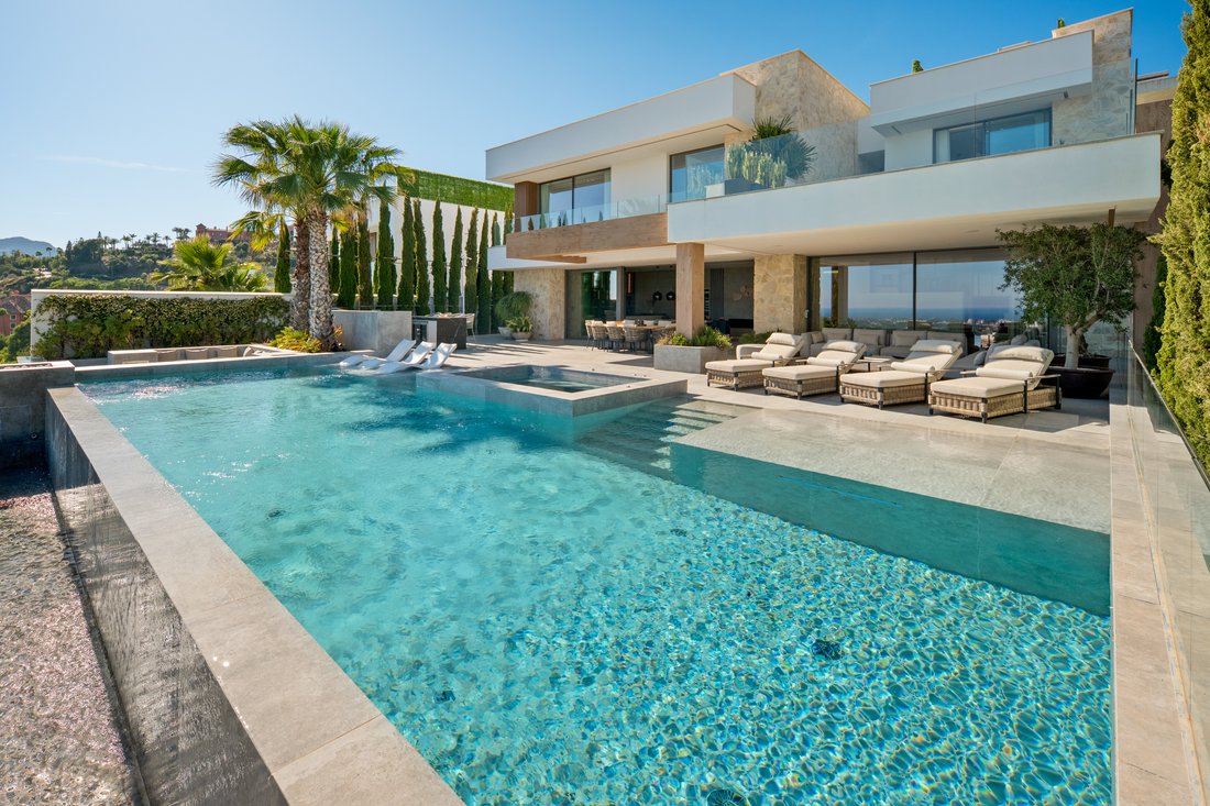Villa in Benahavis, Andalusia, Spain 1 - 18546950