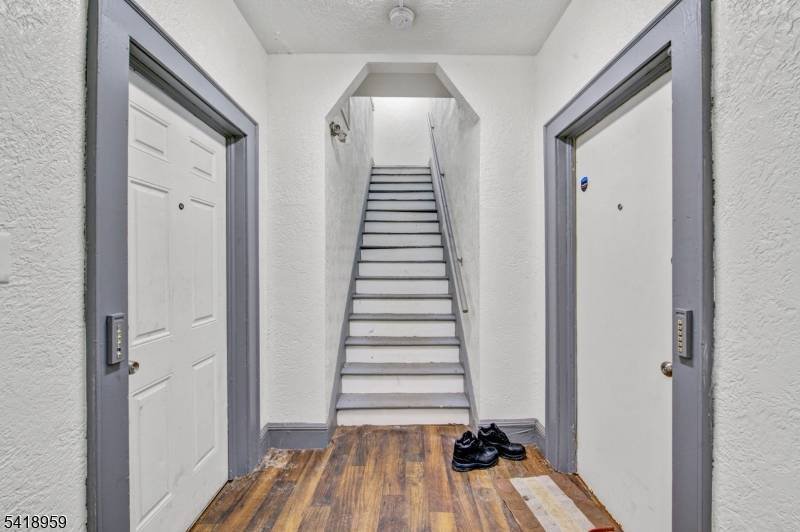 Irvington, New Jersey, United States 3 - 18547308
