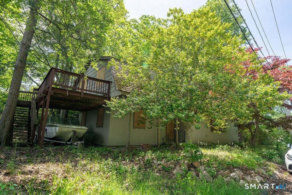 House in East Haven, Connecticut, United States 5 - 18181695