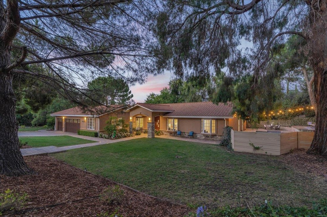House in Saratoga, California, United States 3 - 18547216