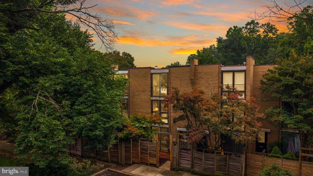 House in Reston, Virginia, United States 2 - 18547372
