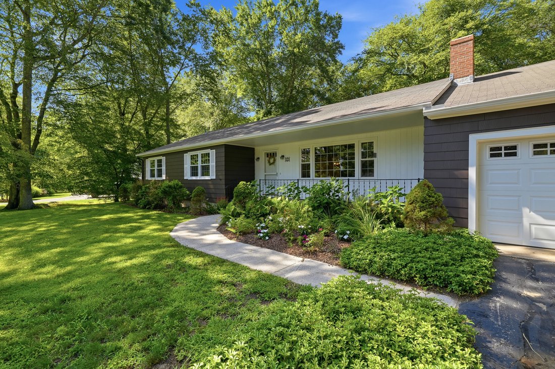House in Old Saybrook, Connecticut, United States 2 - 18547204