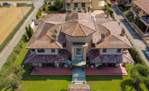 Villa in Viareggio, Tuscany, Italy 1