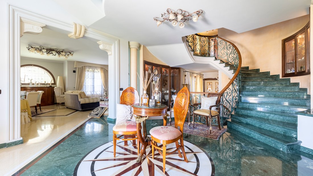 Villa in Viareggio, Tuscany, Italy 4 - 18547282