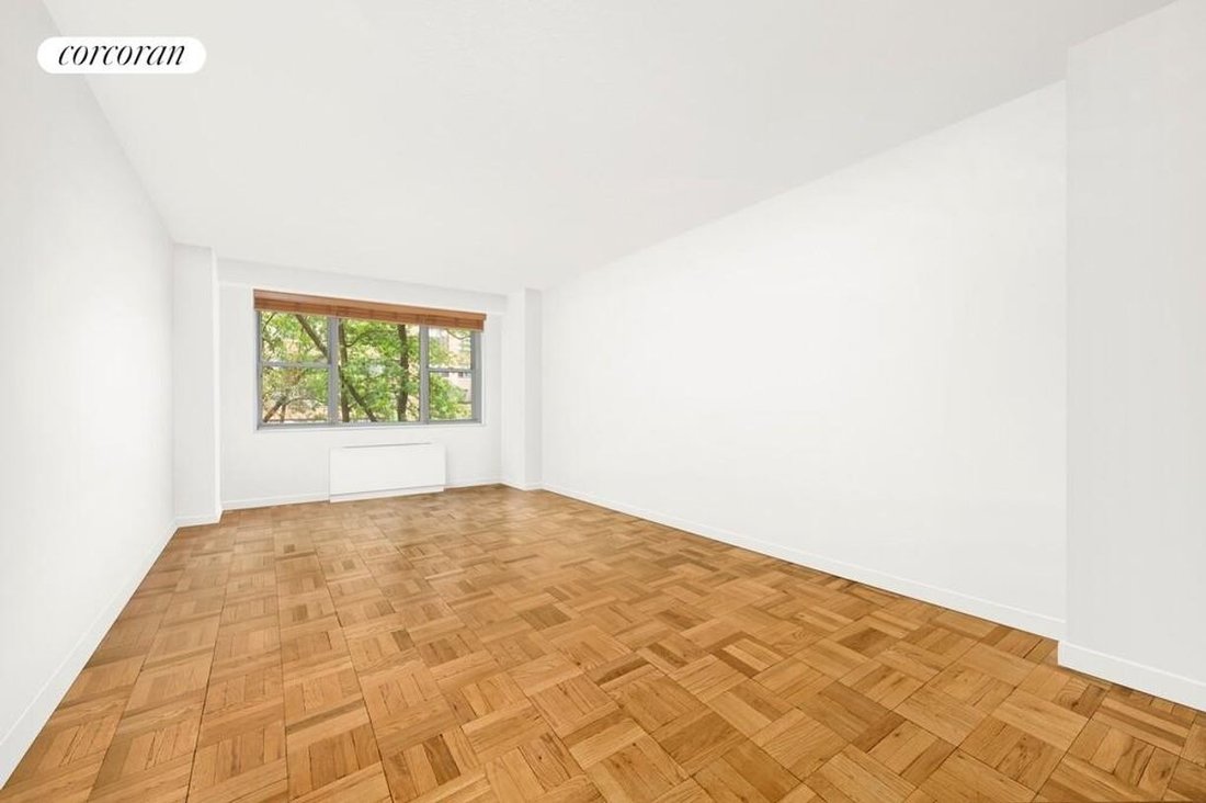 Co Op in New York, New York, United States 5 - 18352897