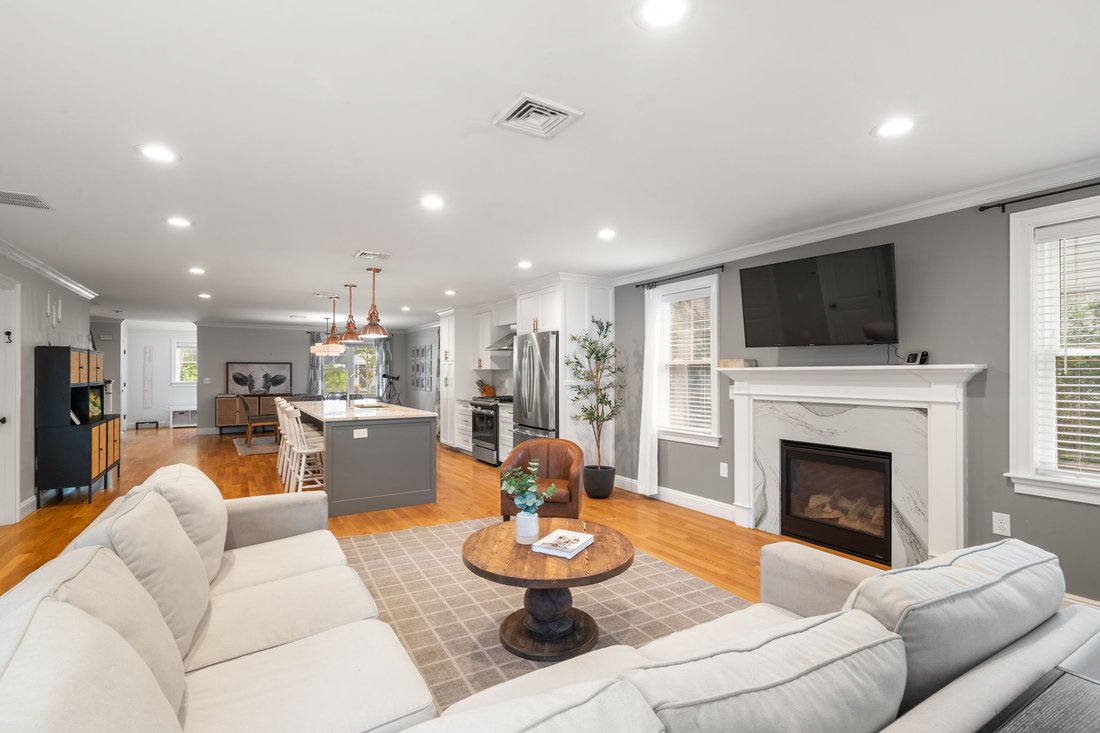 House in Reading, Massachusetts, United States 4 - 18547421