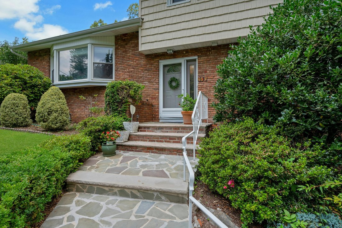 House in Mountainside, New Jersey, United States 3 - 18547418