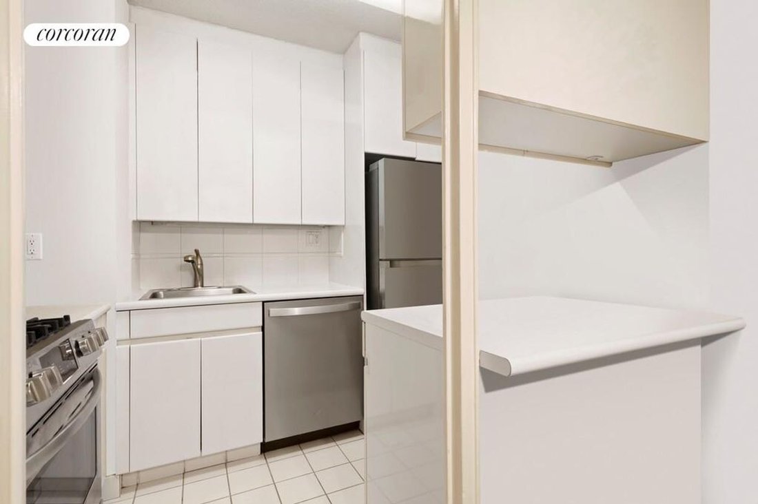 Co Op in New York, New York, United States 2 - 18352897