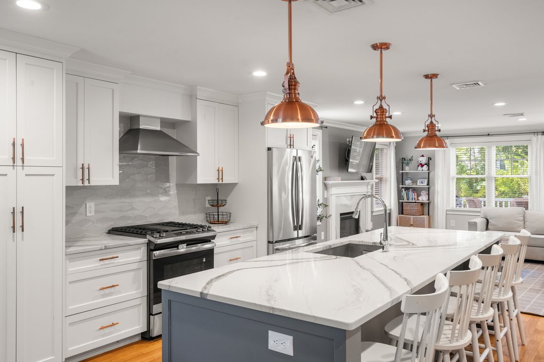 House in Reading, Massachusetts, United States 2 - 18547421