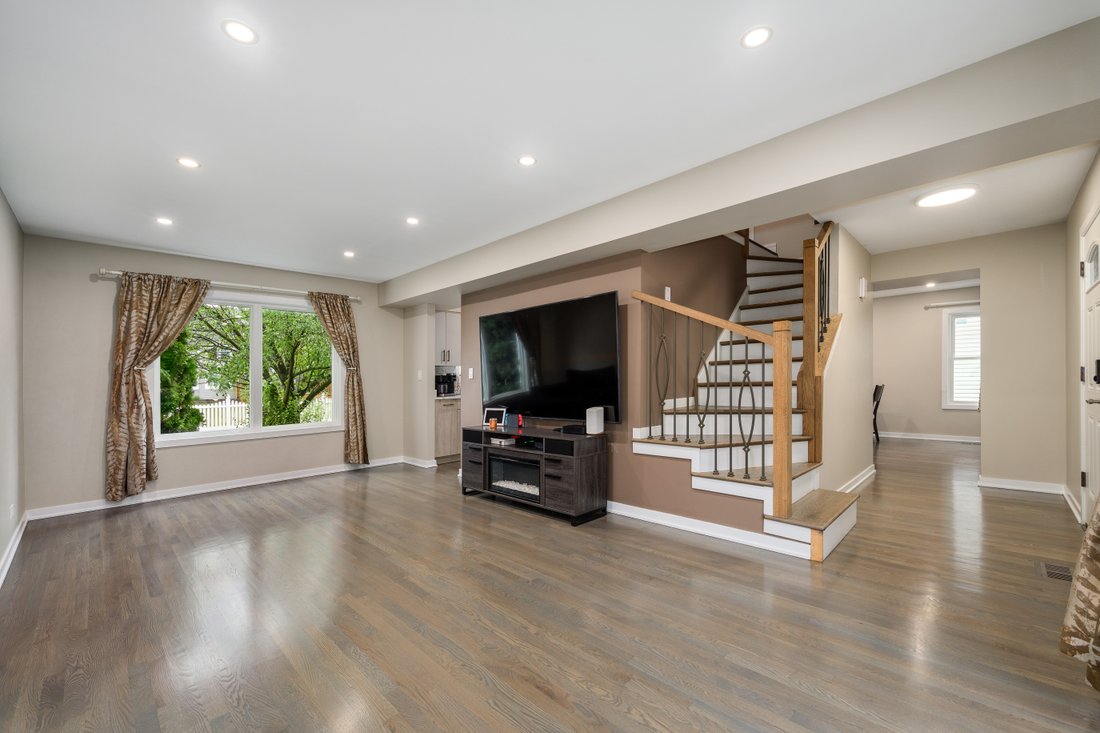 House in Elk Grove Village, Illinois, United States 5 - 18547535