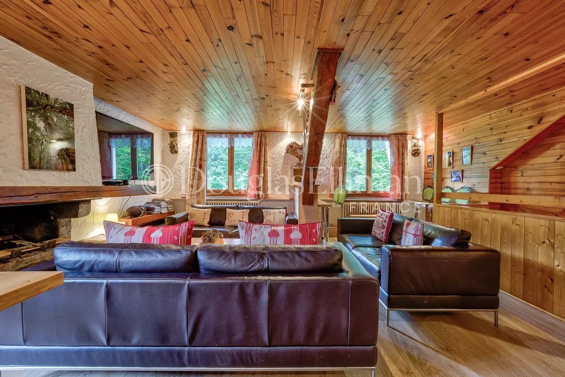 Chalet in Chamonix-Mont-Blanc, Auvergne-Rhône-Alpes, France 2 - 18547654