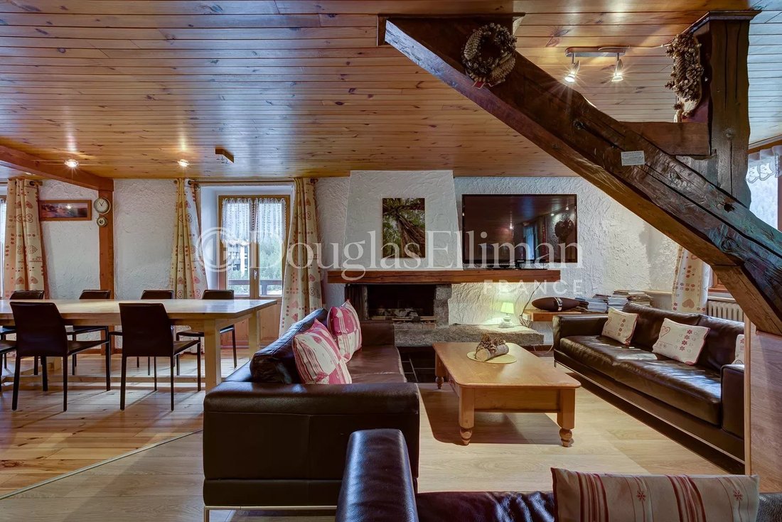 Chalet in Chamonix-Mont-Blanc, Auvergne-Rhône-Alpes, France 3 - 18547654