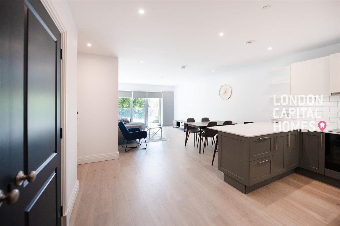House in Ealing (London Borough of Ealing), Ealing, England 4 - 18547841