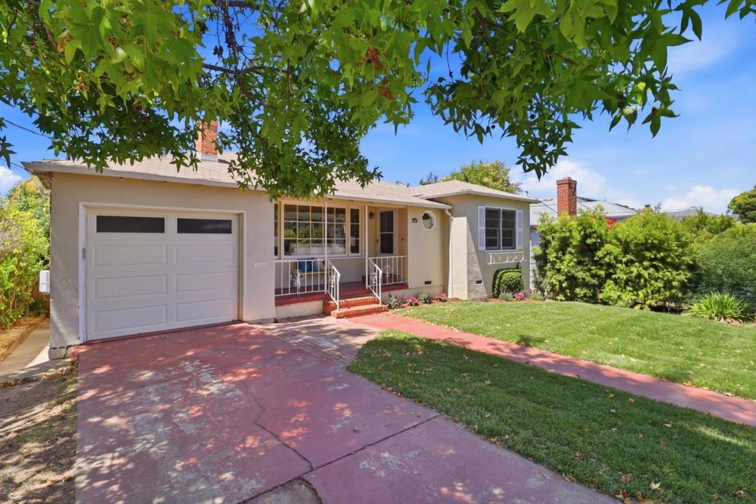 San Mateo, California, United States 2 - 18547528