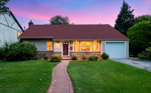 House in Malverne, New York, United States 1