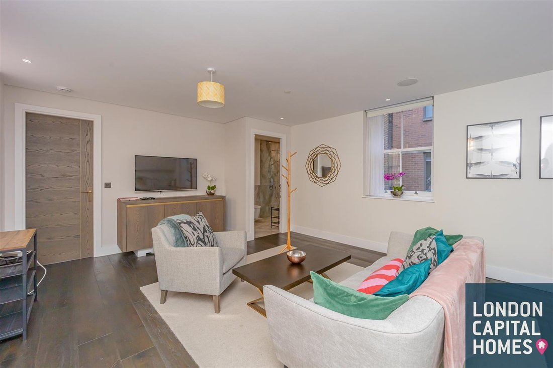 Apartment in EC4, City of London, England 5 - 18547950