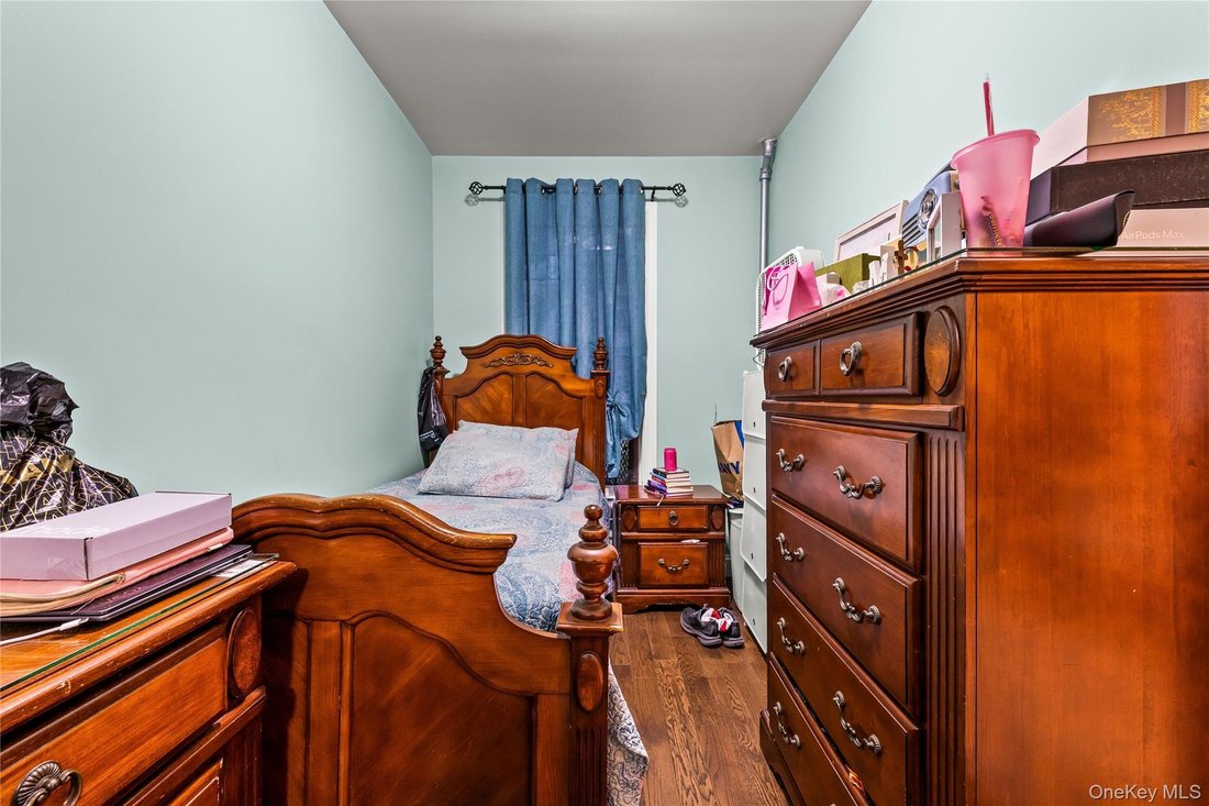 New York, New York, United States 5 - 18547731