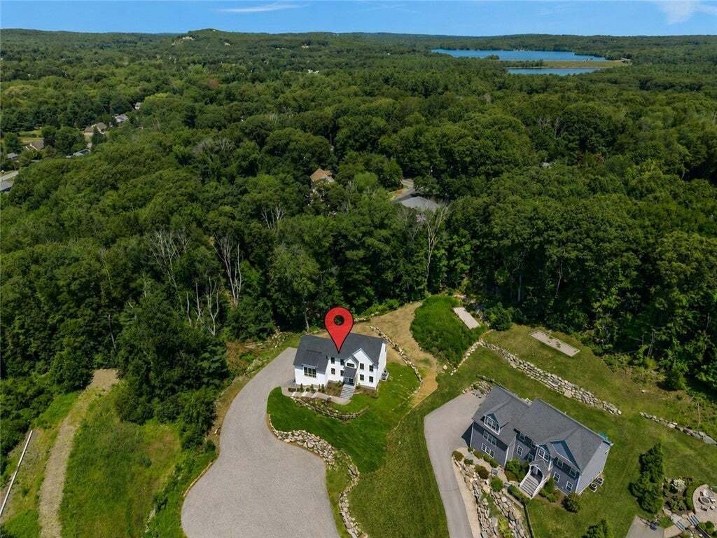 House in Cumberland, Rhode Island, United States 4 - 18547686