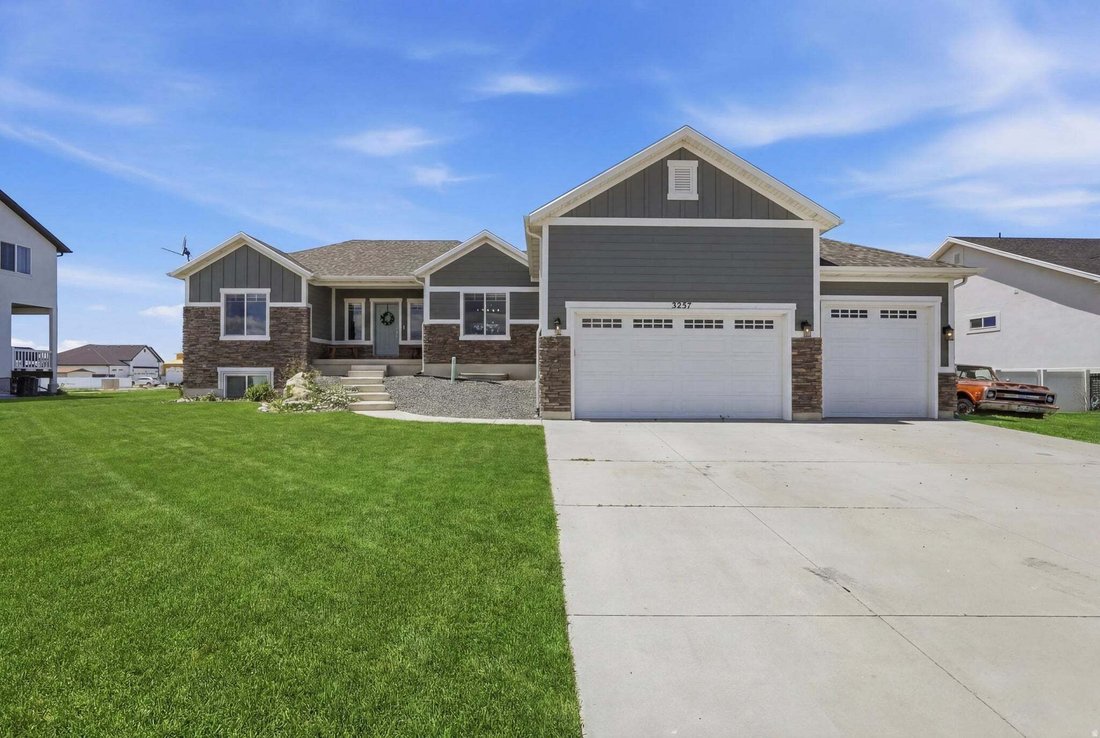 House in Hooper, Utah, United States 1 - 18547946
