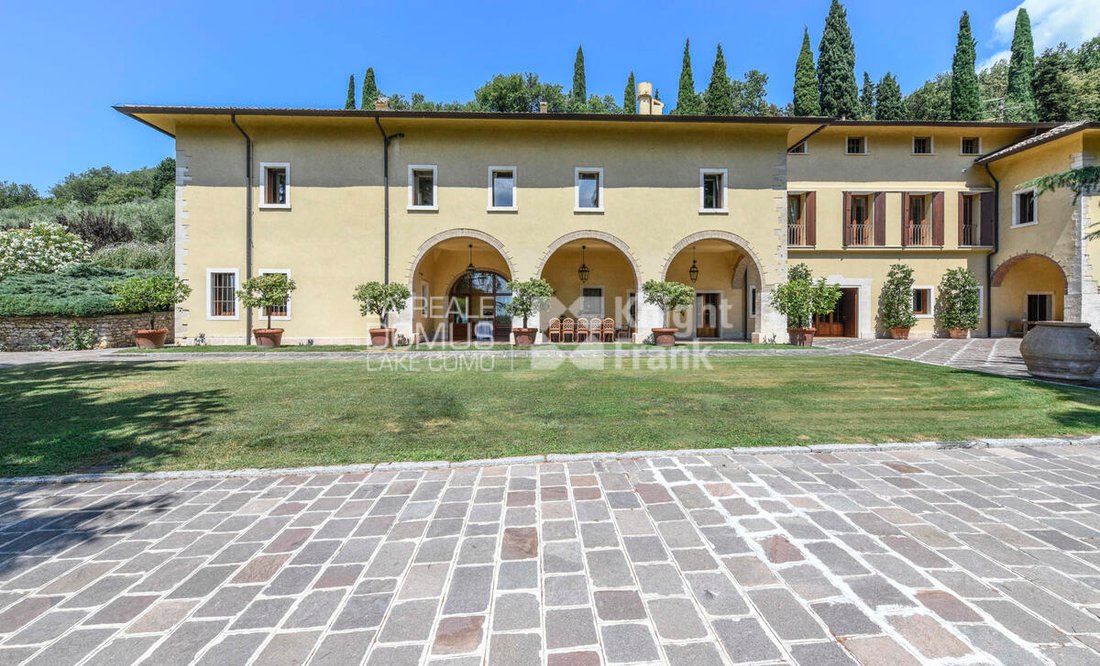 Estate in Affi, Veneto, Italy 5 - 18547490
