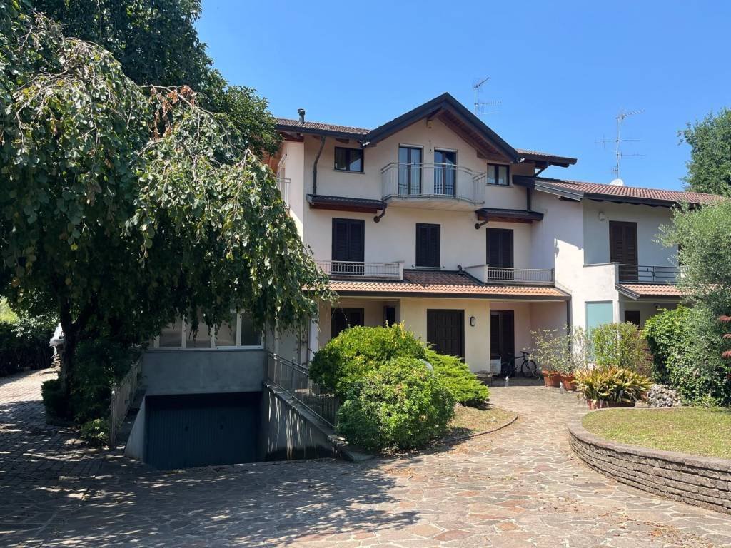 Villa in Brongio, Lombardy, Italy 4 - 18547777