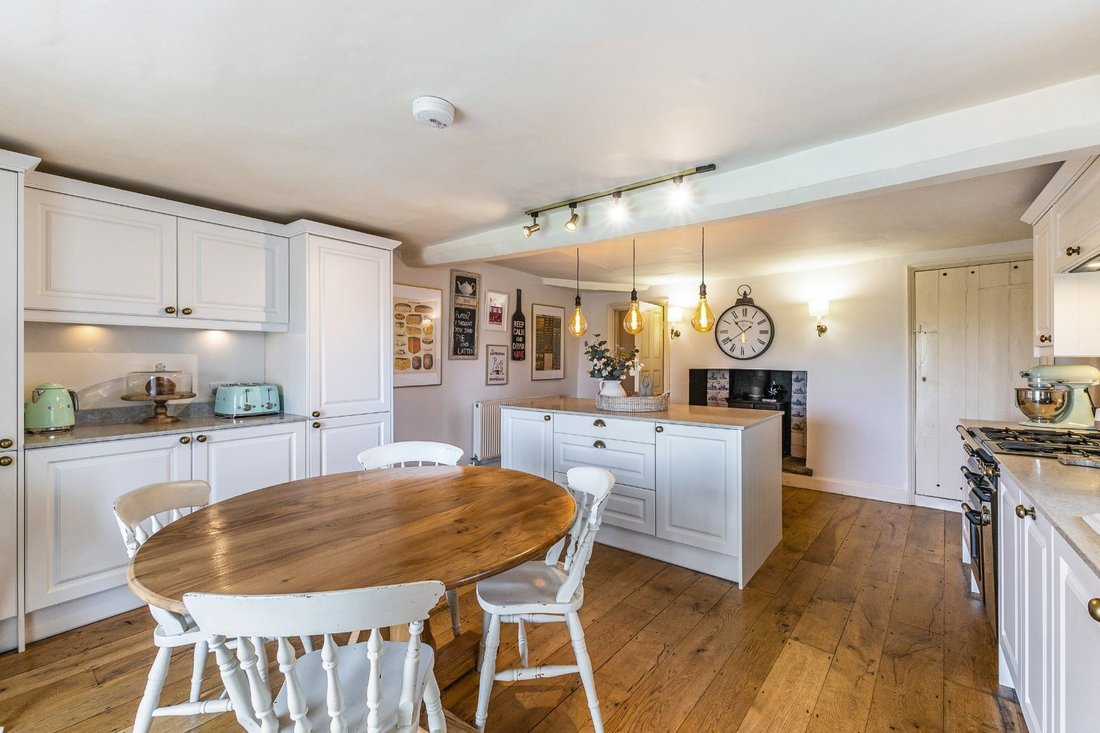 House in Malmesbury, England 2 - 18547795