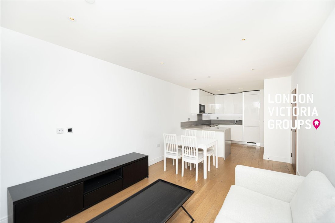 House in Ealing (London Borough of Ealing), Ealing, England 2 - 18547814