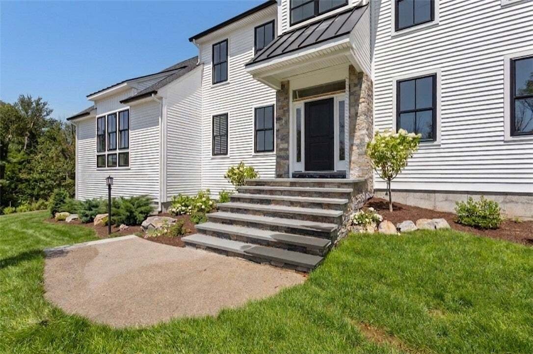 House in Cumberland, Rhode Island, United States 2 - 18547686