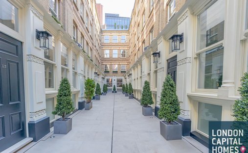Apartment in EC4, City of London, England 1