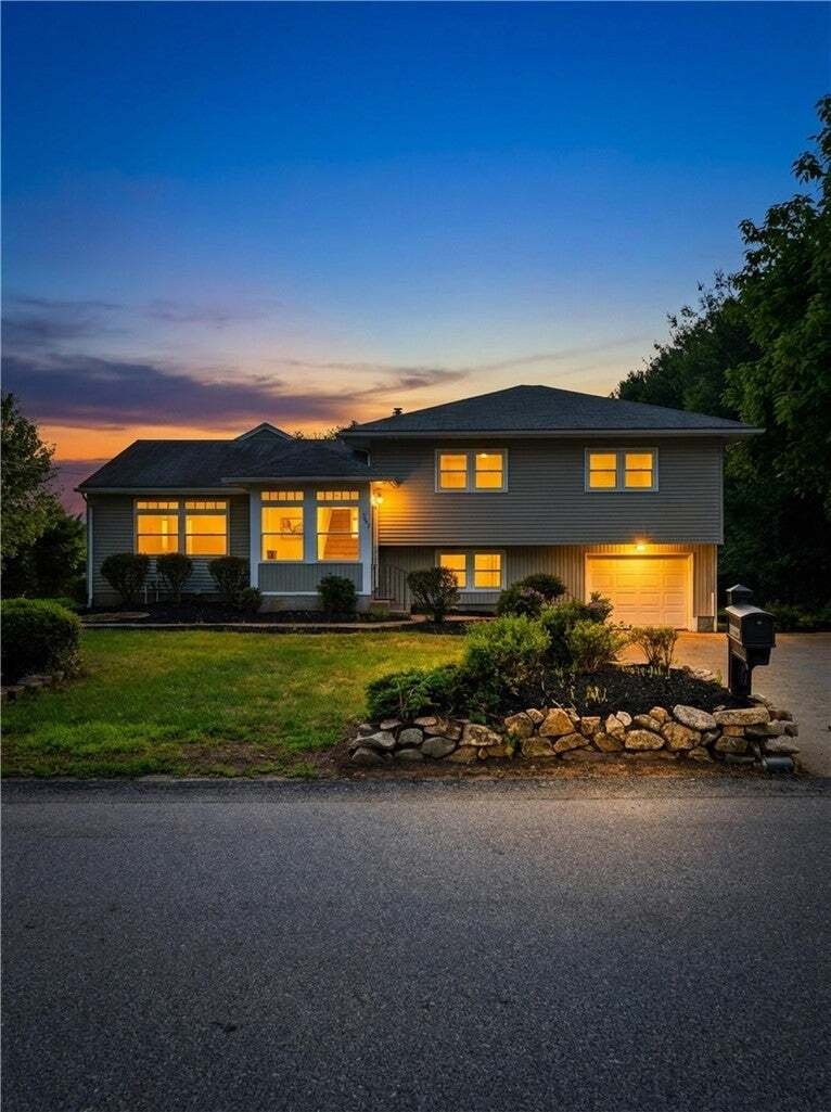 House in Lincoln, Rhode Island, United States 2 - 18547691