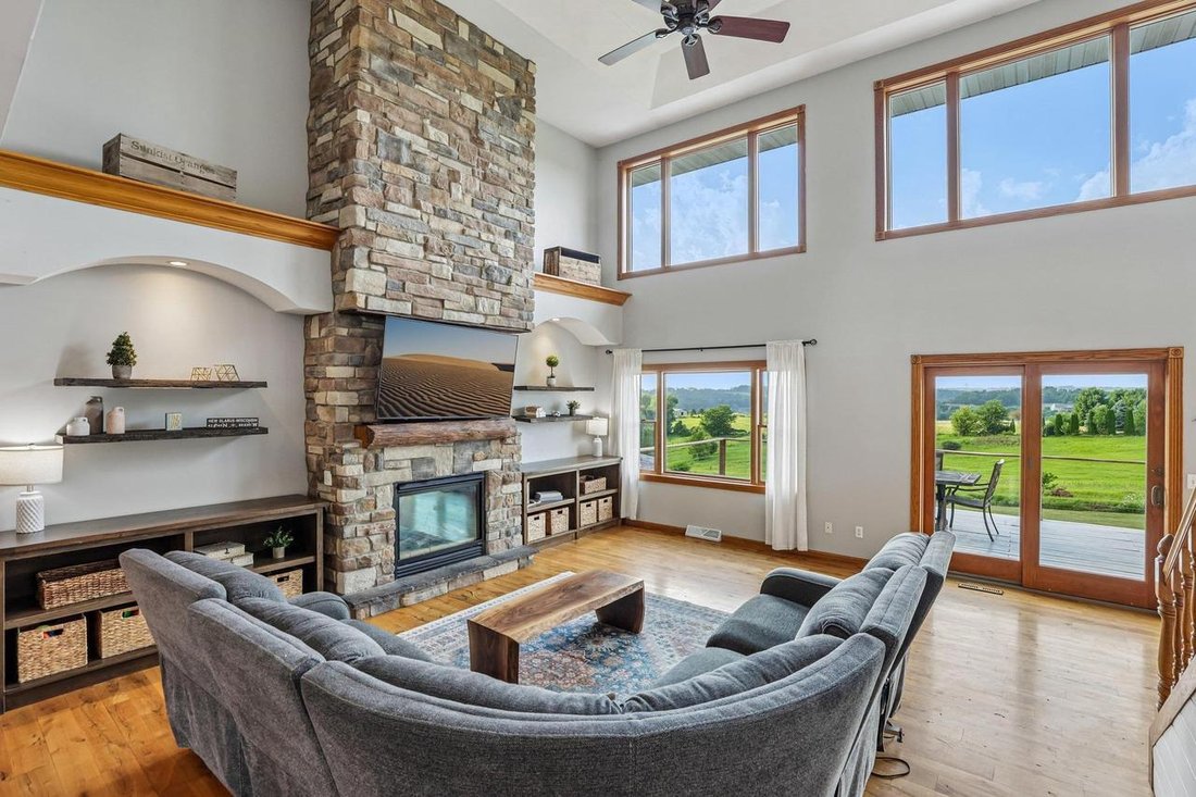 House in New Glarus, Wisconsin, United States 4 - 18547744