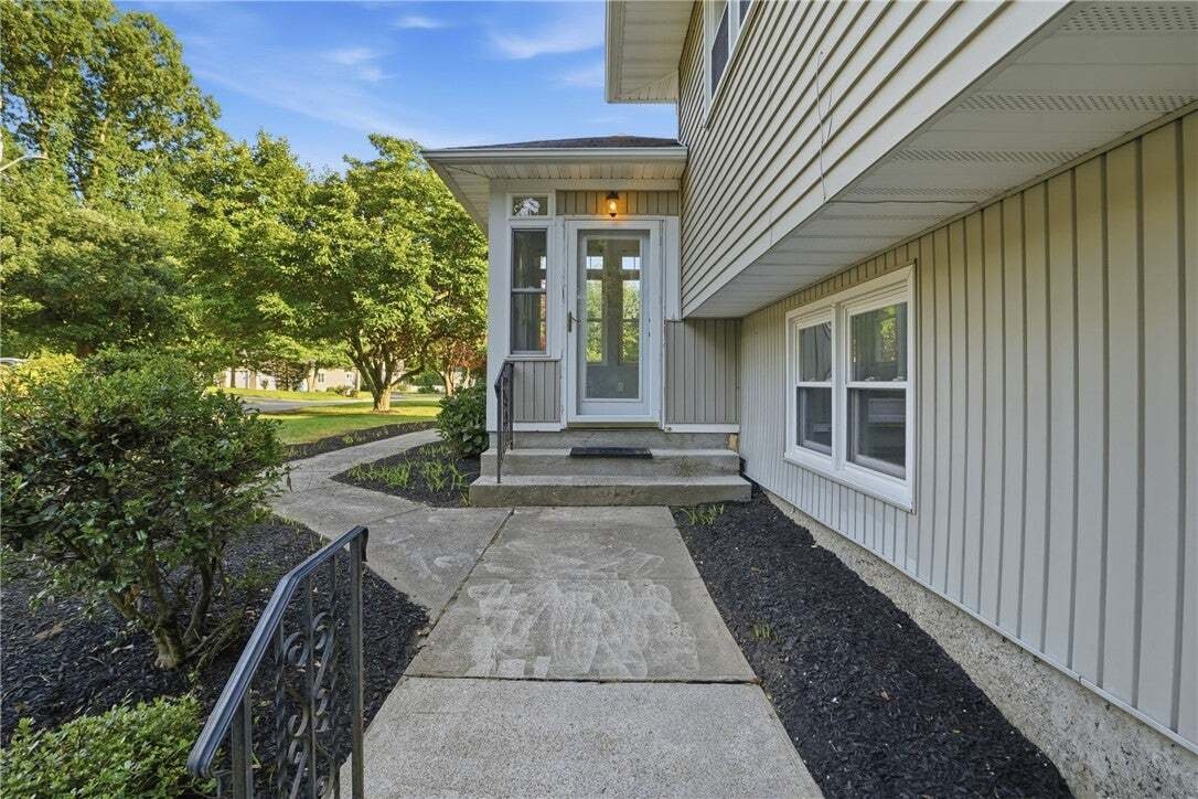 House in Lincoln, Rhode Island, United States 5 - 18547691
