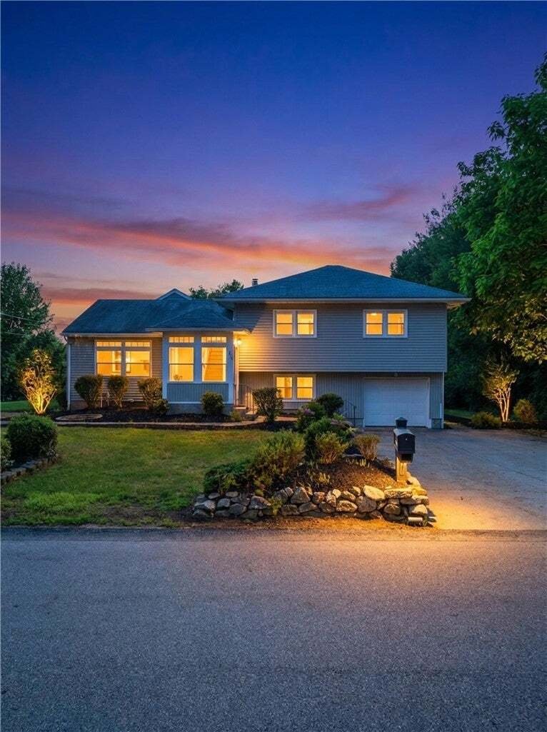 House in Lincoln, Rhode Island, United States 3 - 18547691
