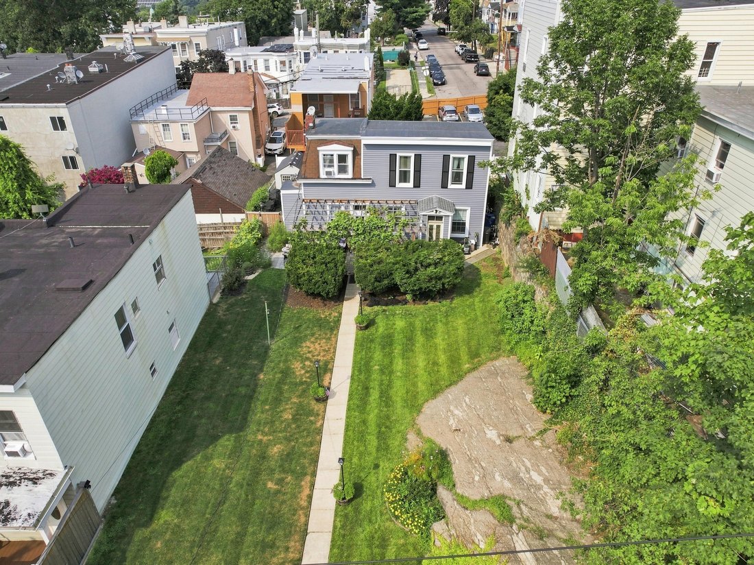 House in Yonkers, New York, United States 3 - 18547478