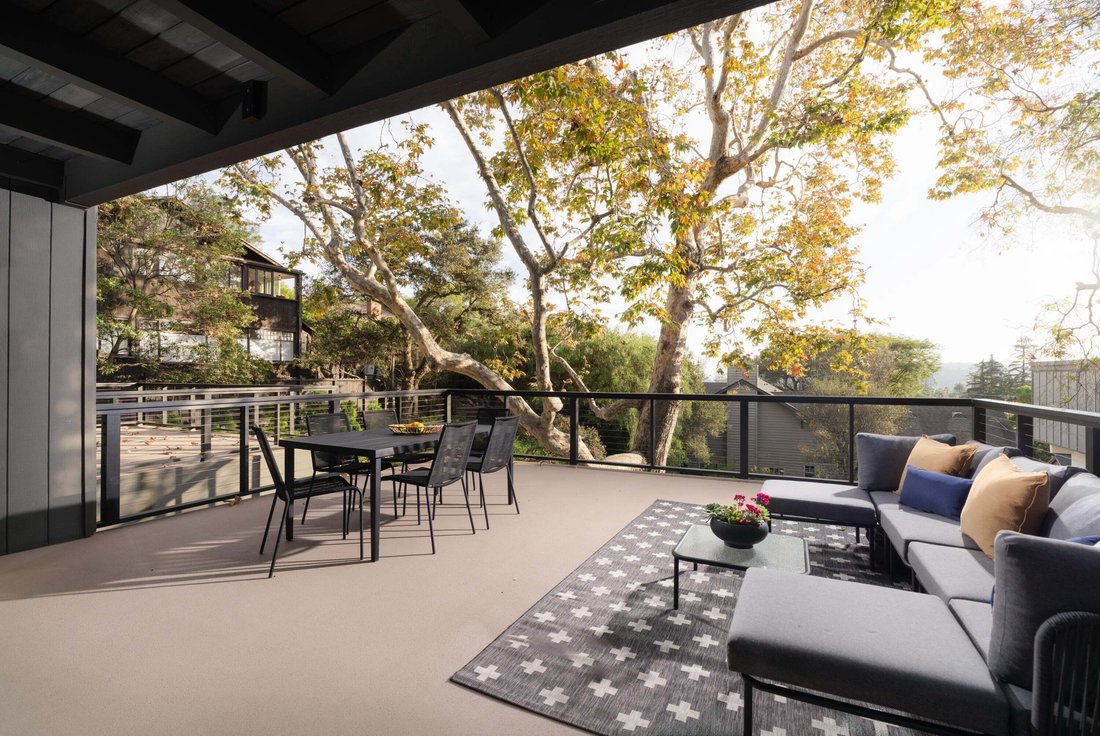 Santa Barbara, California, United States 4 - 18547857