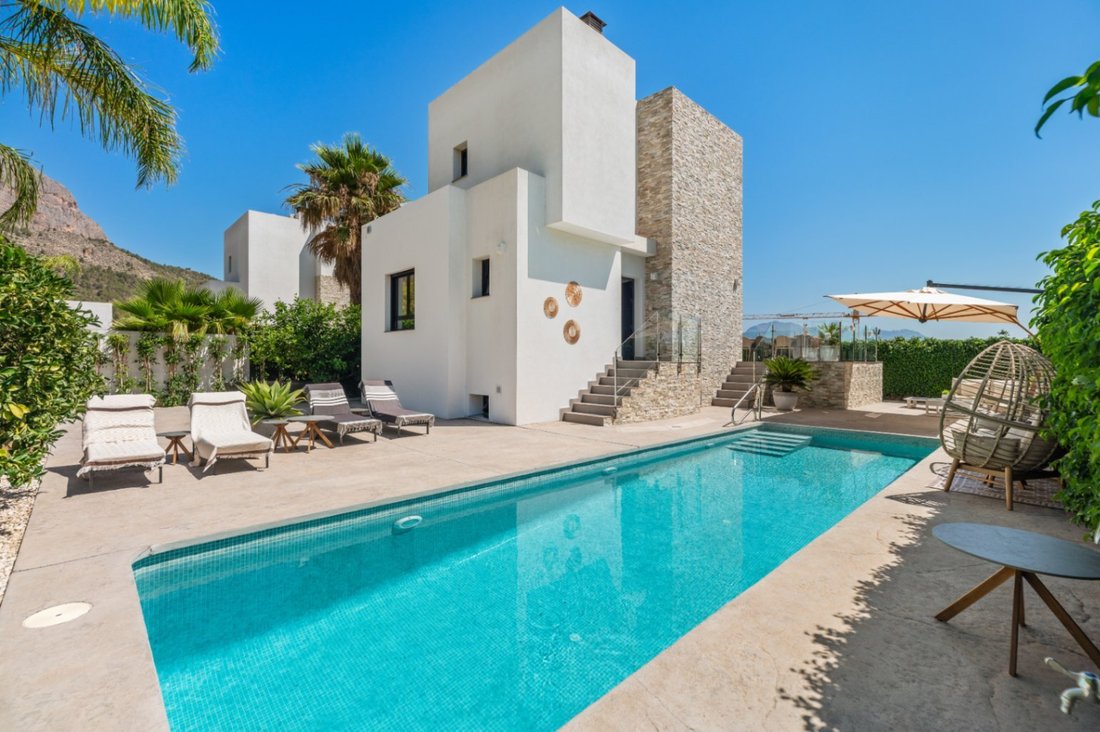 Villa in Polop, Valencian Community, Spain 1 - 18547631