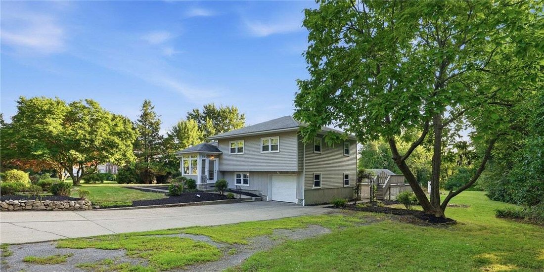 House in Lincoln, Rhode Island, United States 4 - 18547691