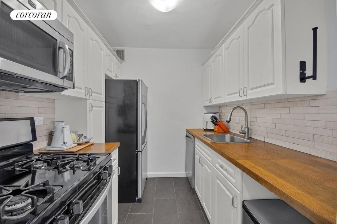 Co Op in New York, New York, United States 5 - 18429424