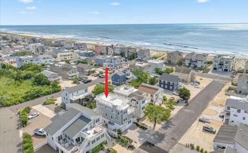 Condo in Ship Bottom, New Jersey, United States 1