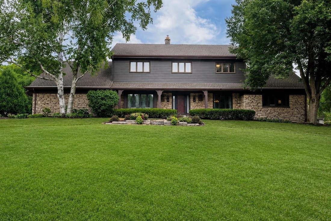 House in Brookfield, Wisconsin, United States 1 - 18545016