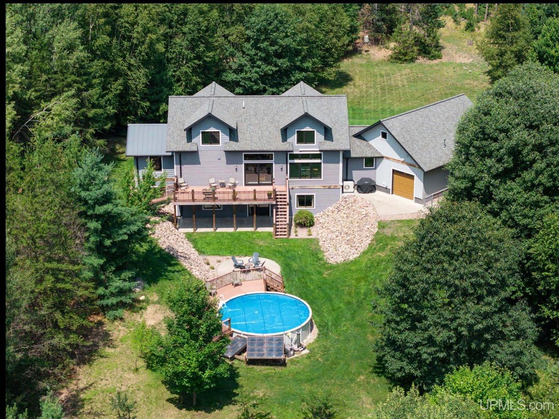 House in Marquette, Michigan, United States 1 - 18548068