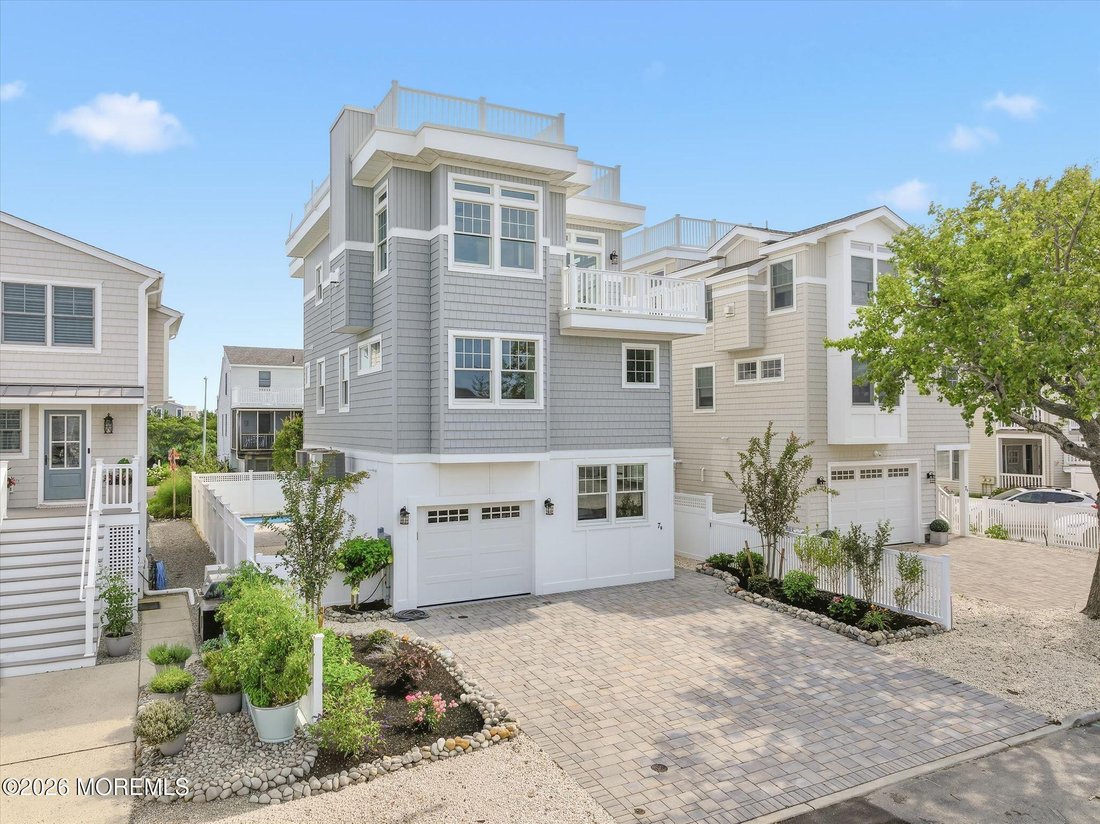 Condo in Ship Bottom, New Jersey, United States 2 - 18548043
