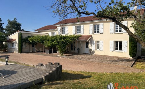 Casa a Estialet le Bouchet, Montbrison, Francia 1