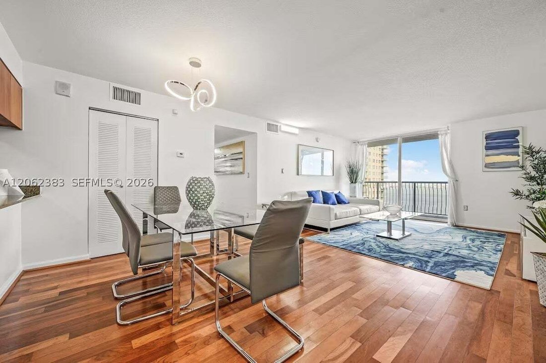 Condo in Miami, Florida, United States 5 - 18551895
