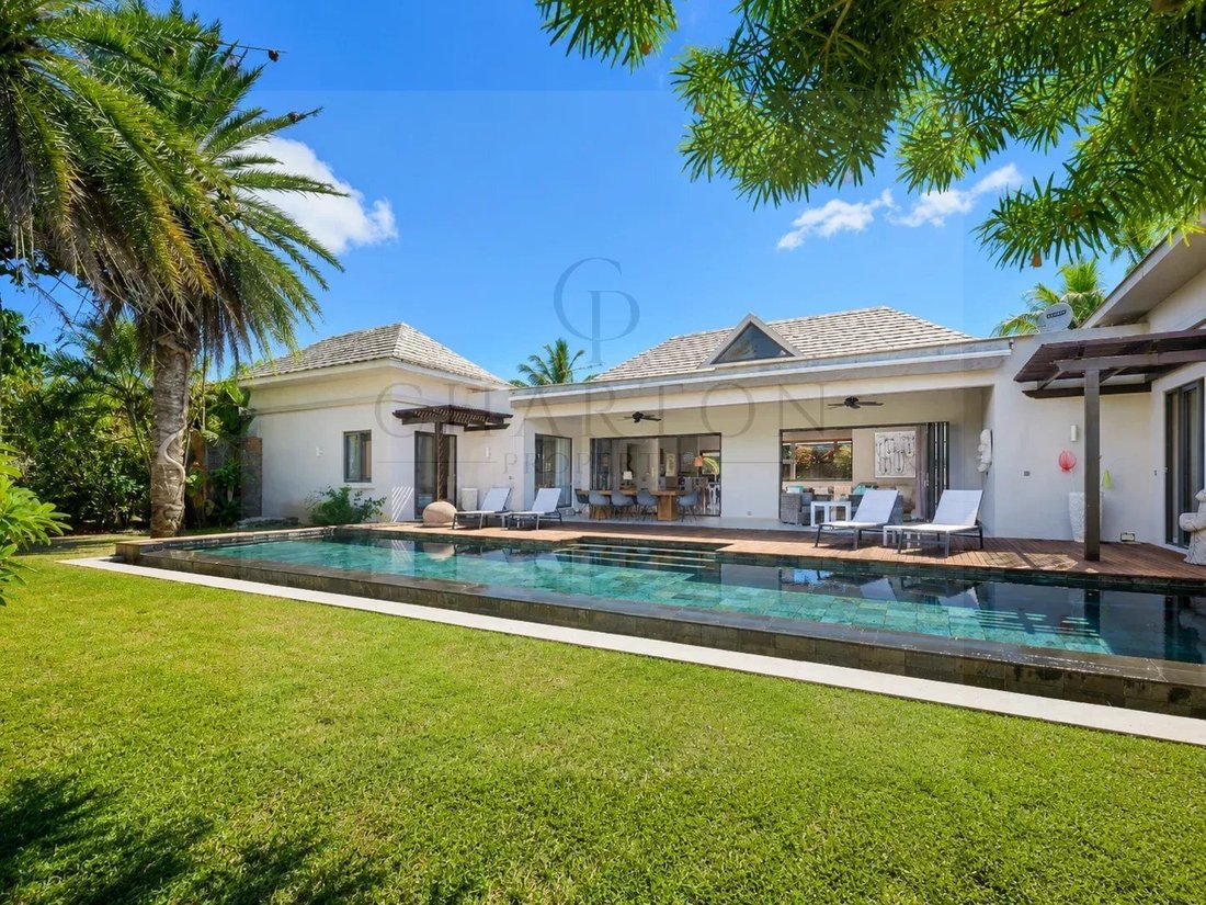 Villa in Grand Baie, Rivière du Rempart District, Mauritius 1 - 18549865