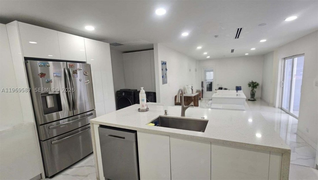 House in Miami, Florida, United States 3 - 17272362