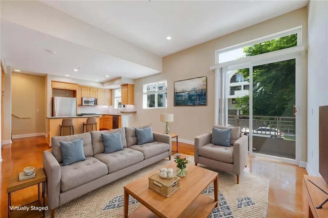 Condo in Los Angeles, California, United States 5 - 18543290