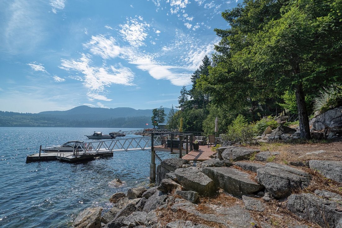 House in Sechelt, British Columbia, Canada 3 - 18550408