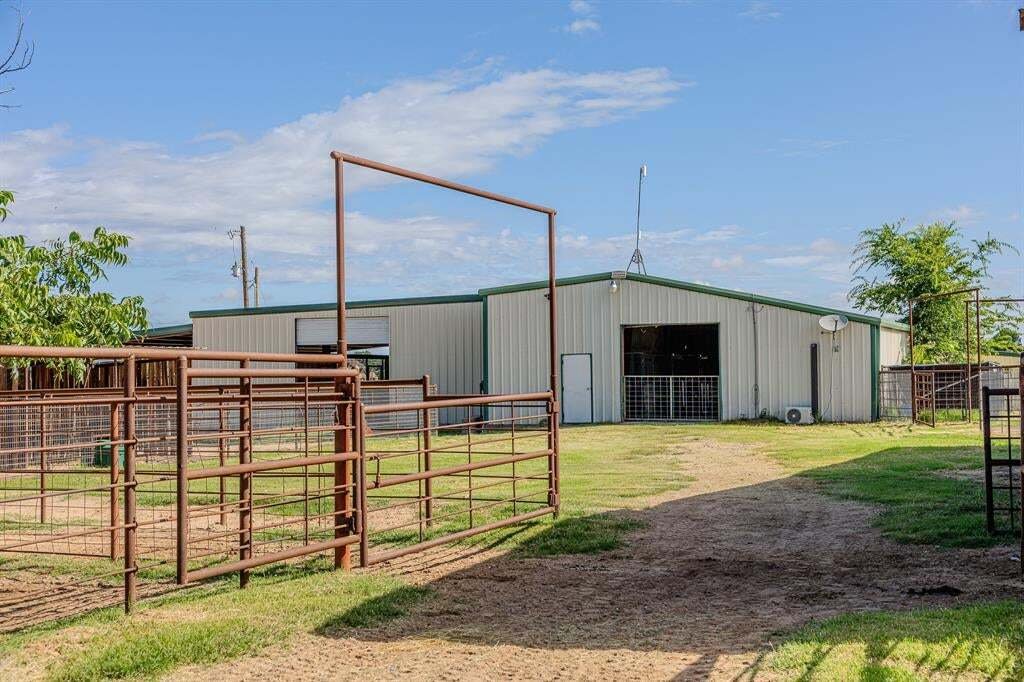 Farm Ranch in Weatherford, Texas, United States 4 - 18552824